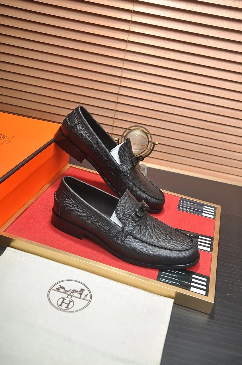 Men's shoes💰540💶[HERMES] (cowhide lining)🍀Italian top luxury🍀He does not pursue novel styles and gorgeous colors, but attracts the favor of successful men with his flawless, elegant and classic style. Formal leather shoes This very comfortable, simple and stable style allows you to easily match any style! The pattern is absolutely 1:1 refined from the original case, and we strive for excellence in materials, imported cowhide + cowhide lining💪💪💪extraordinary texture👍! .Code number: 38-45 (45 customized)